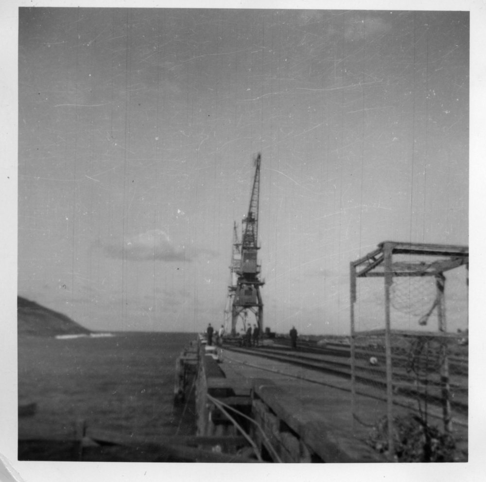 The first diesel-electric crane on the Jetty, c.1960