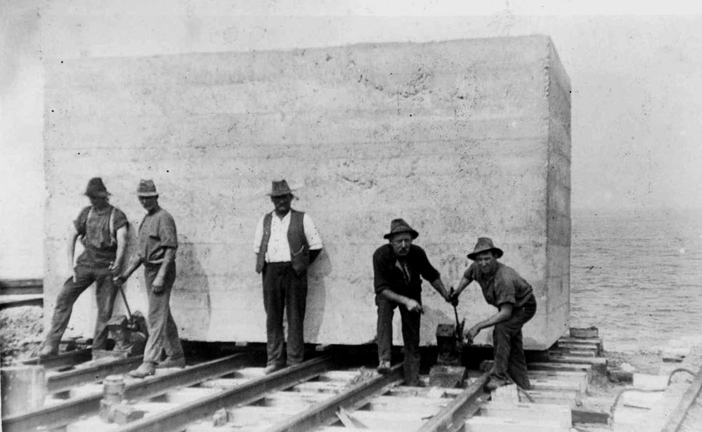Concrete block for Breakwall