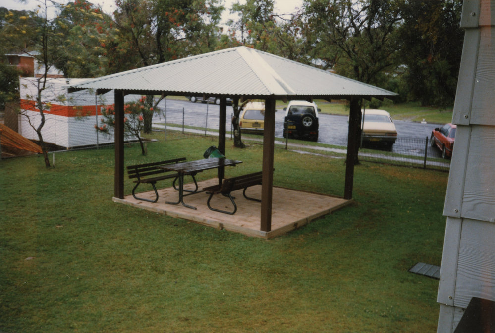 Picnic shelter