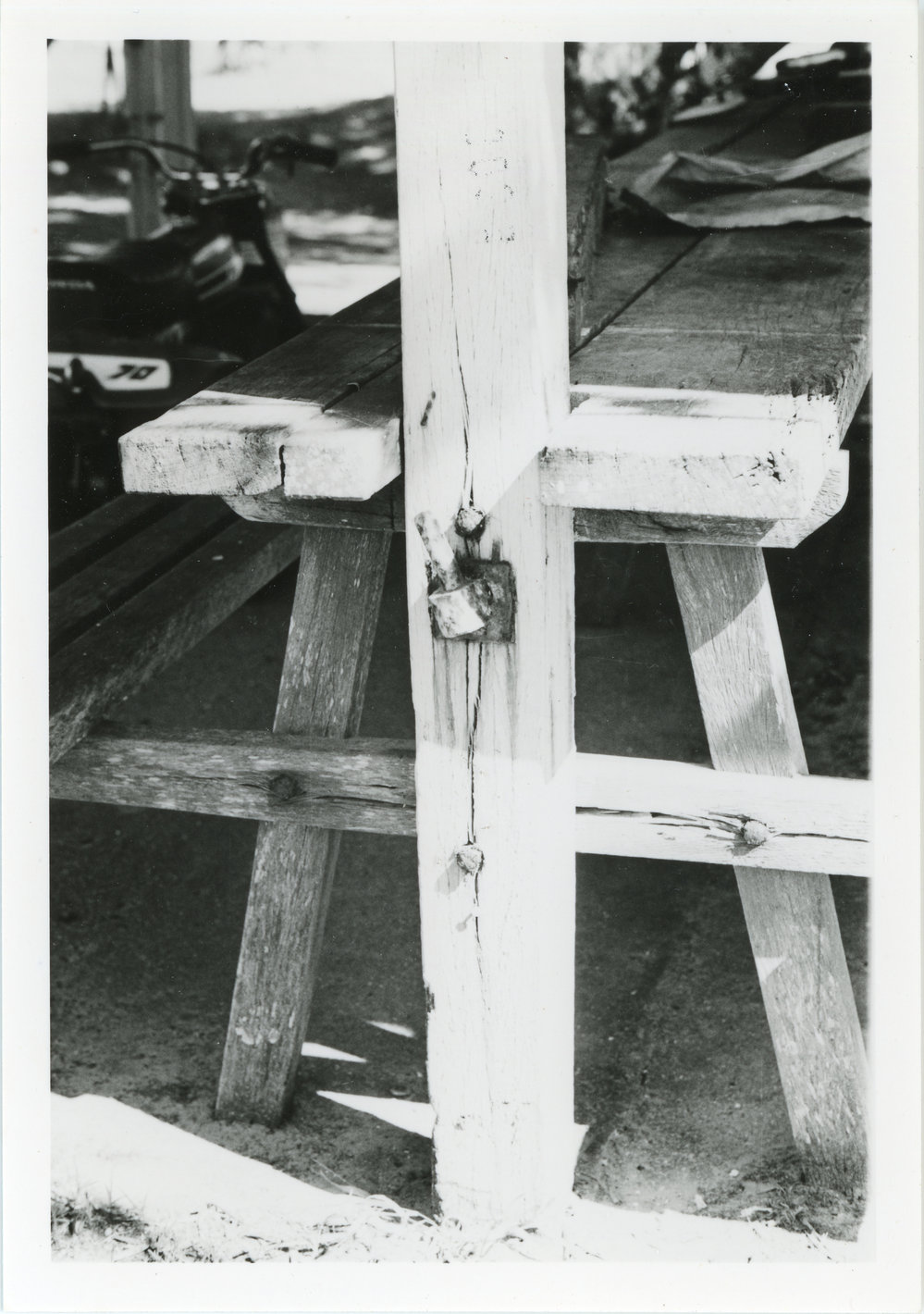 Picnic table