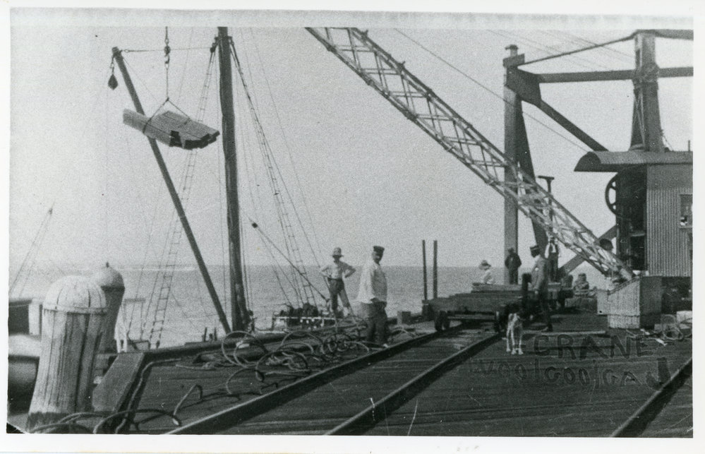 Loading timber at Woolgoolga Jetty, early 1900s