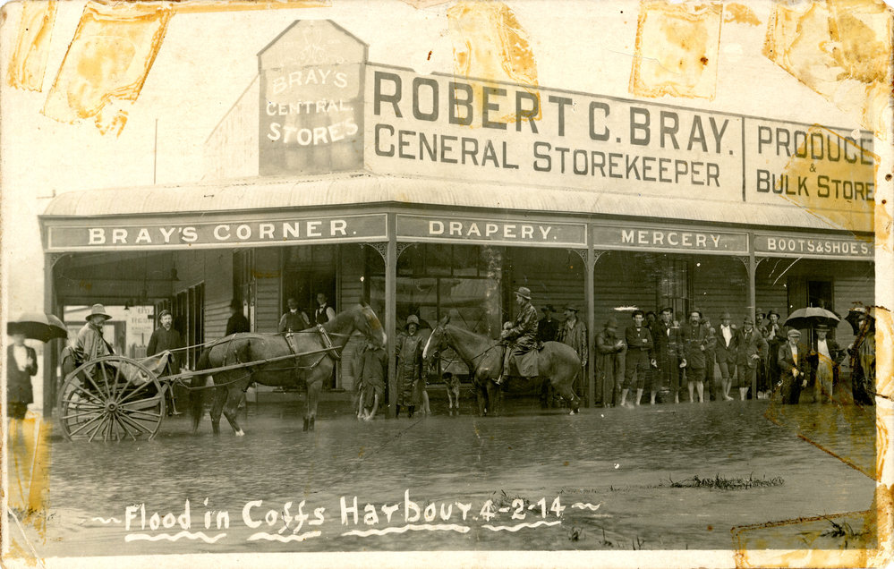 Flood waters outside Bray's Corner Store on the corner of High and Moonee Streets, 4 February 1914 
