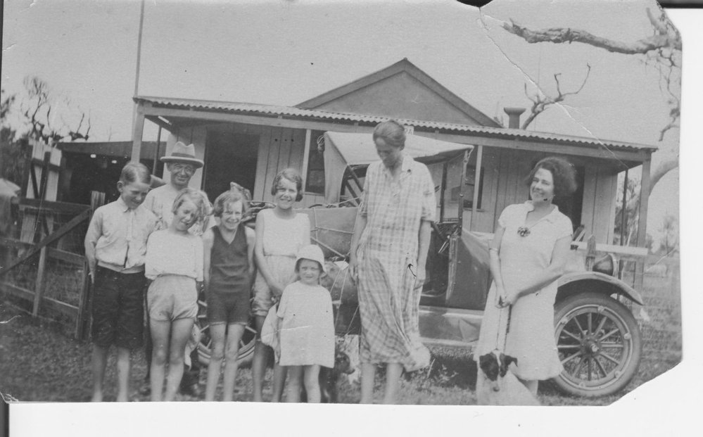 Gill family and car, Red Rock, circa 1930