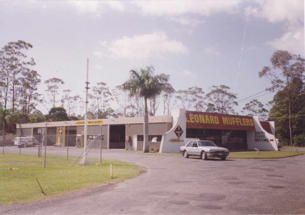 Leonard Mufflers, 313 Pacific Highway, Coffs Harbour, 1990s
