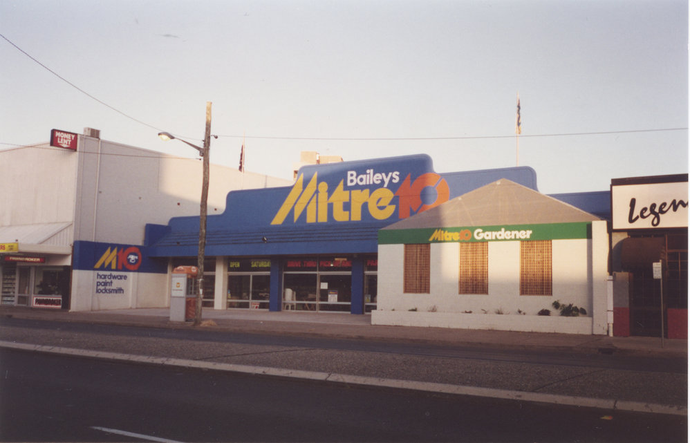 Baileys Mitre 10, Pacific Highway, Coffs Harbour, 1990s