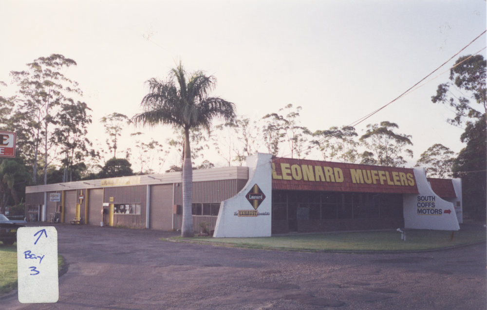 Leonard Mufflers at 313 Pacific Highway in Coffs Harbour, 1990s