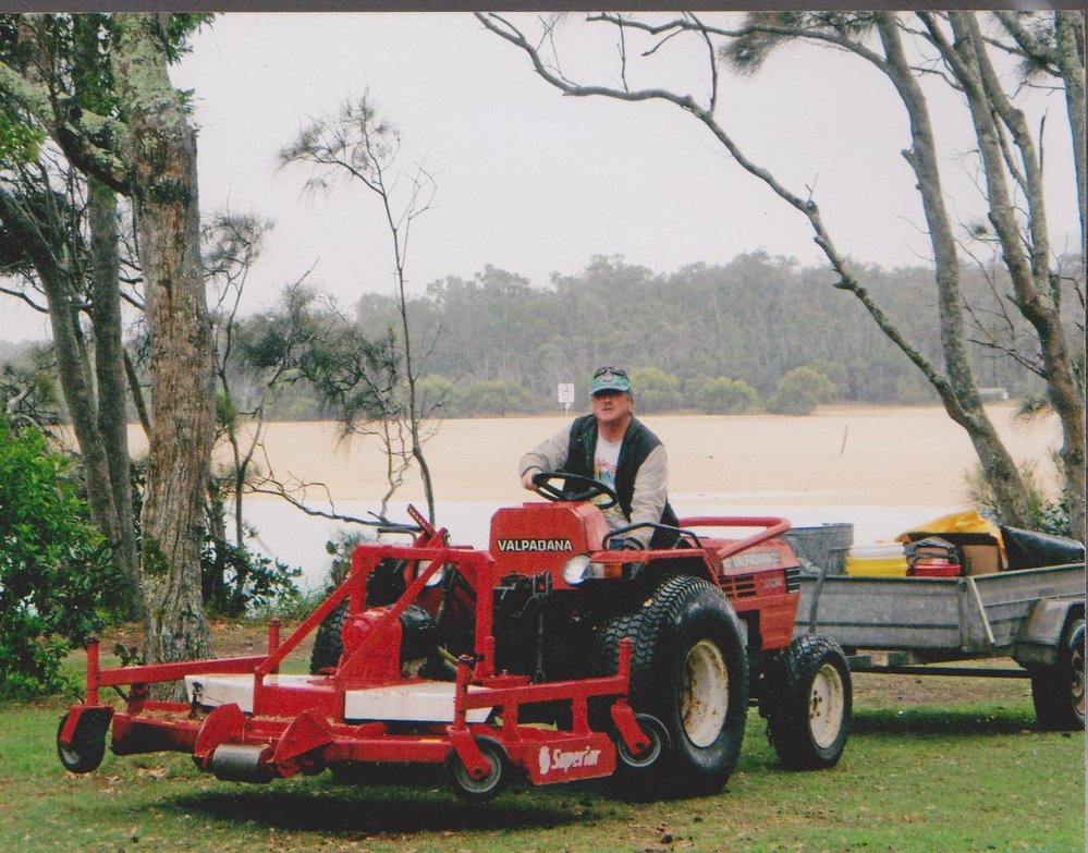 Ray Bennetts on Tractor Red Rock 2006