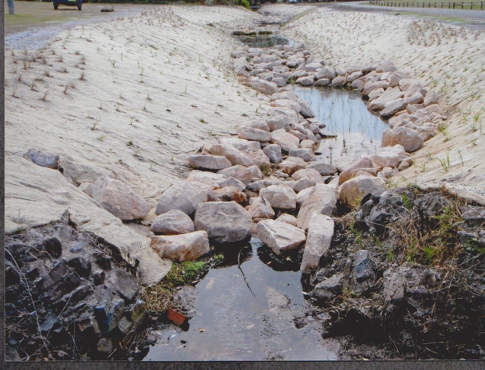Corfe Street Water Course (Jurrie Creek) Red Rock 2009
