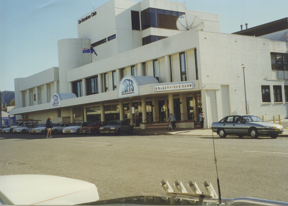Coffs Ex-Services Club at 2-6 Vernon Street, 1990s