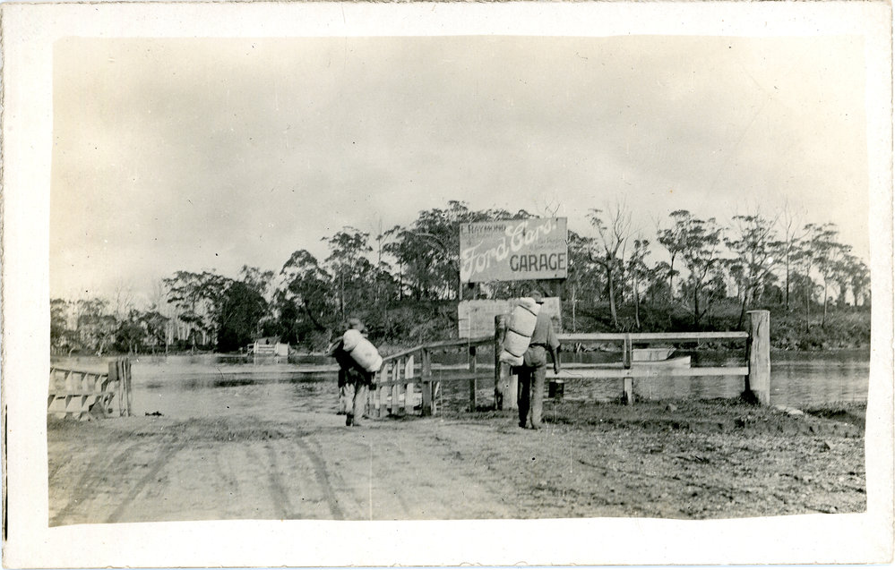 Waiting for the punt at Raleigh, c. 1910