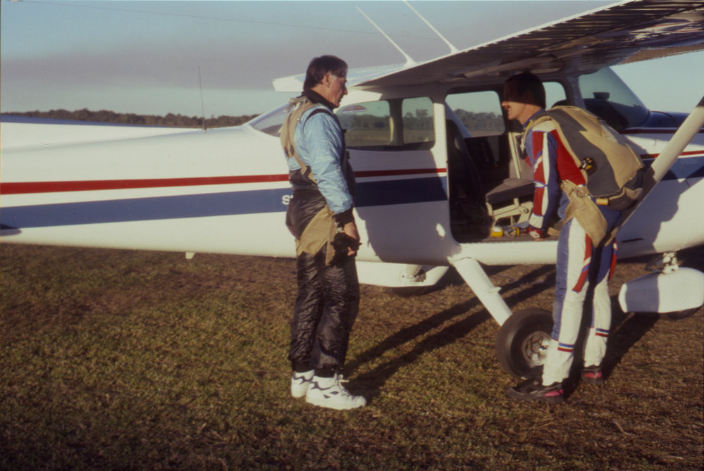 Skydivers and Cessna Skyhawk plane, April 1995