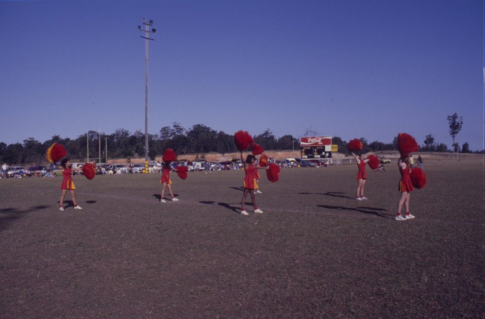 Coffs Harbour Comets cheerleaders