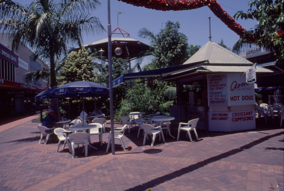 Arno's On The Mall kiosk, City Centre Mall