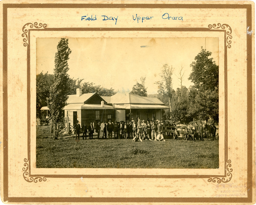 Gathering of farmers at William Mann's house, 1916