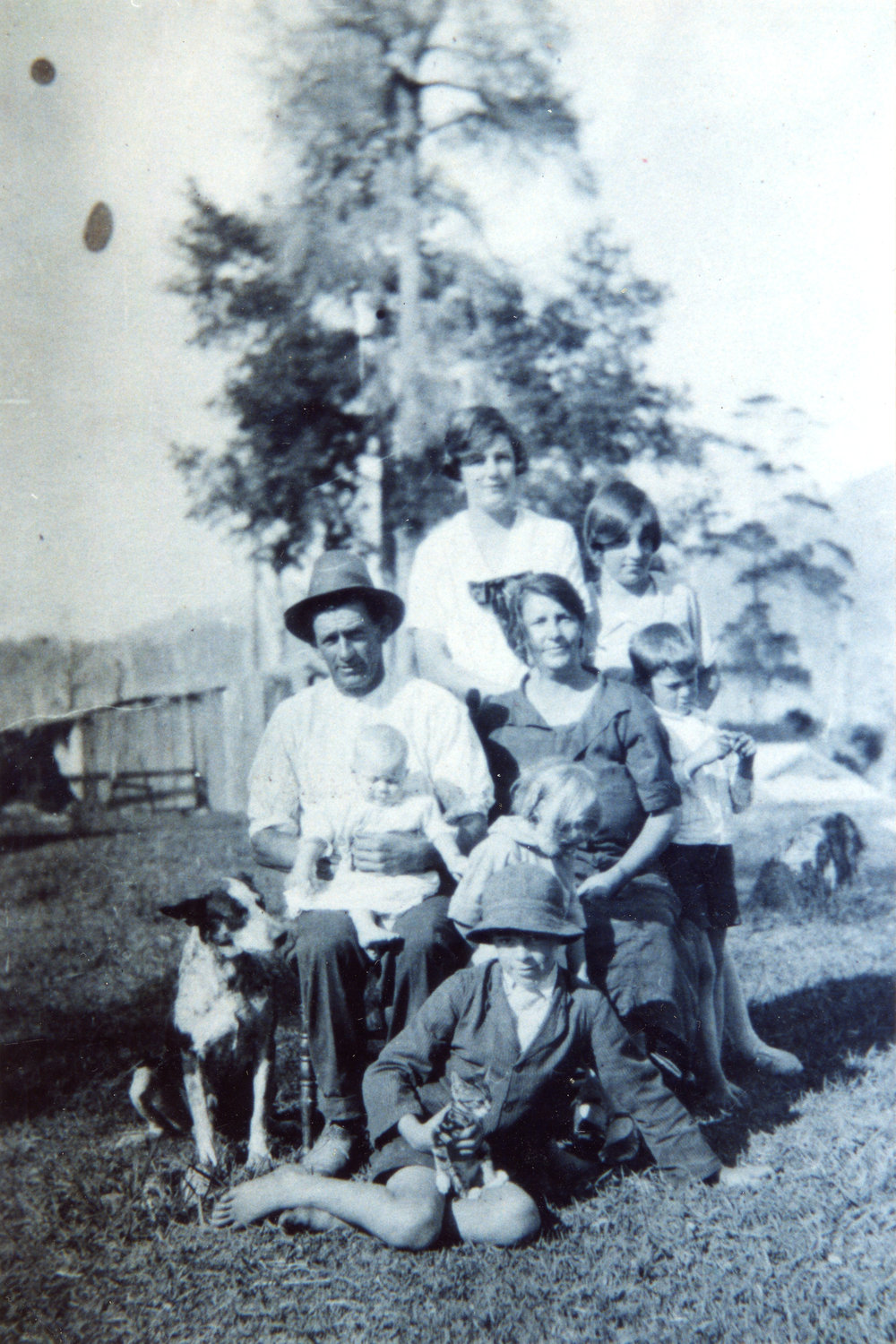 Charlie and Una Barber and family, 1926 