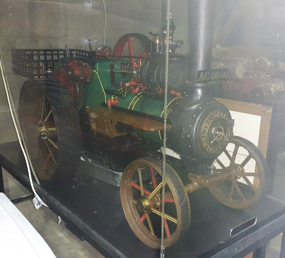 Model Traction Engine