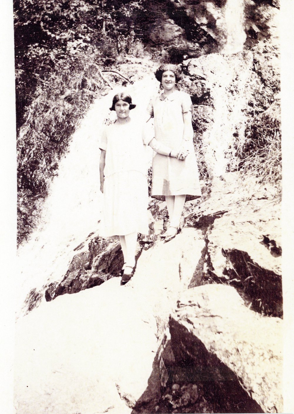 Carlie Young and Rita Thompson at Dangar Falls, 1920s