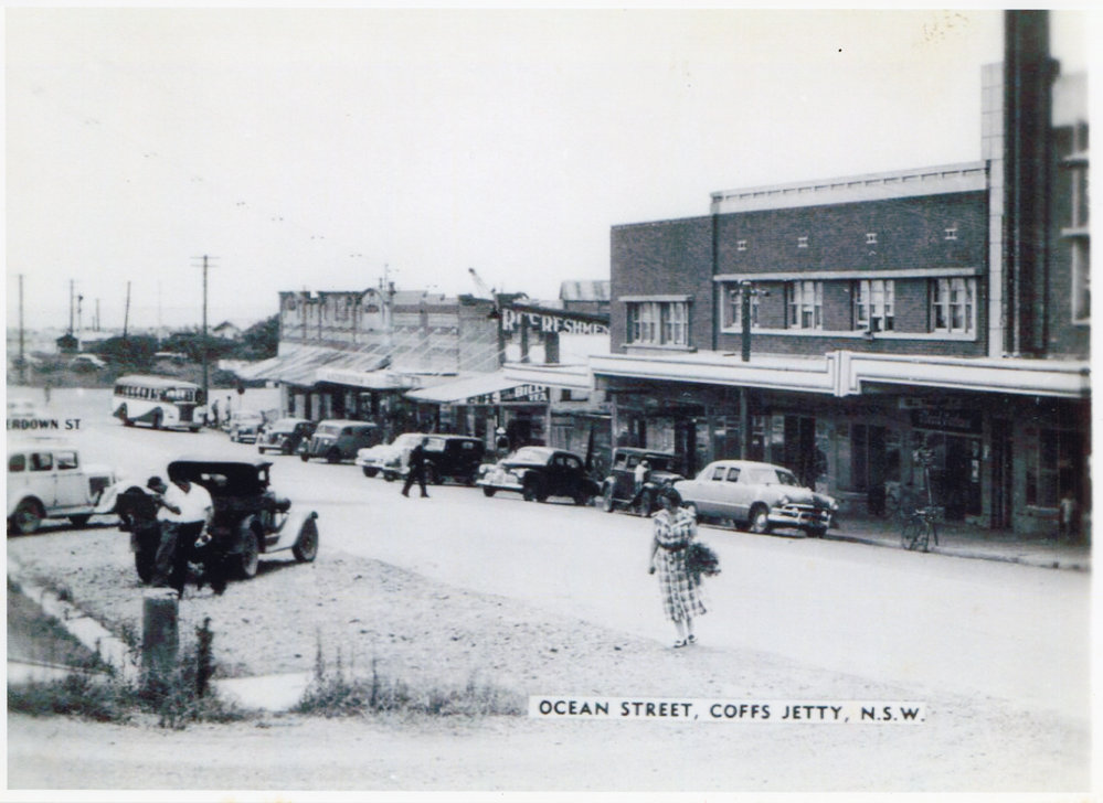 On the corner of Ocean Street and Camperdown Street, 1930s