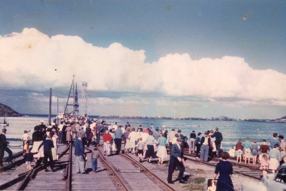 A crowd on the Jetty