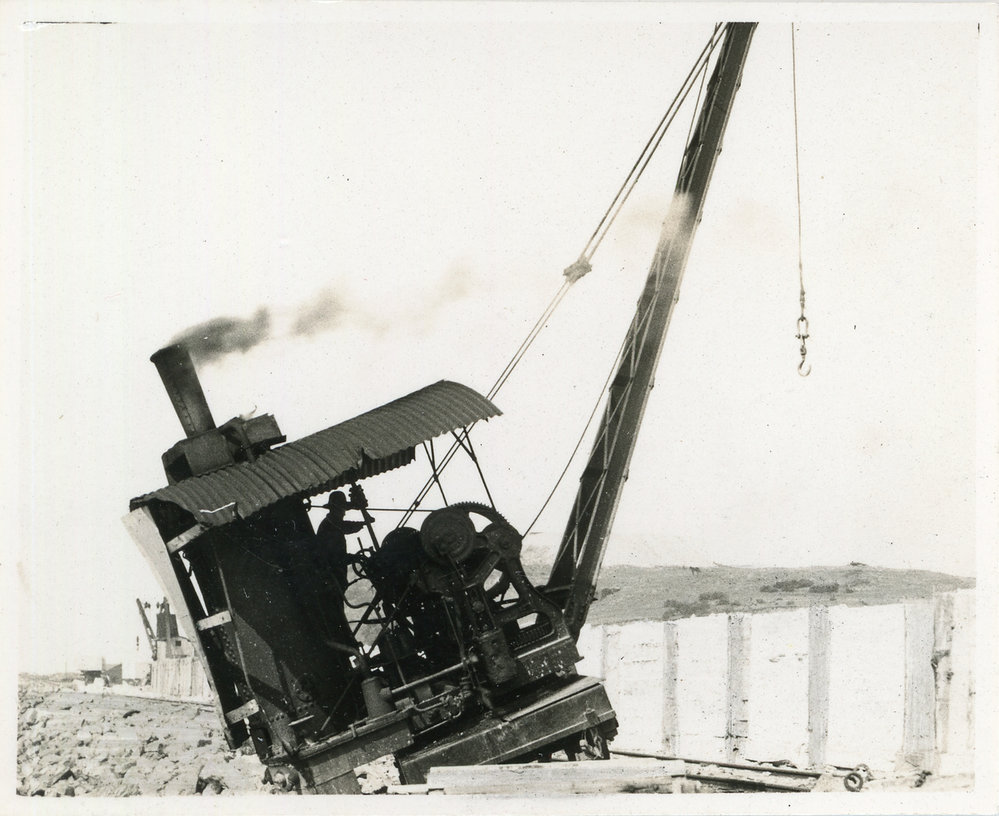 Crane mishap on the breakwall, 1936