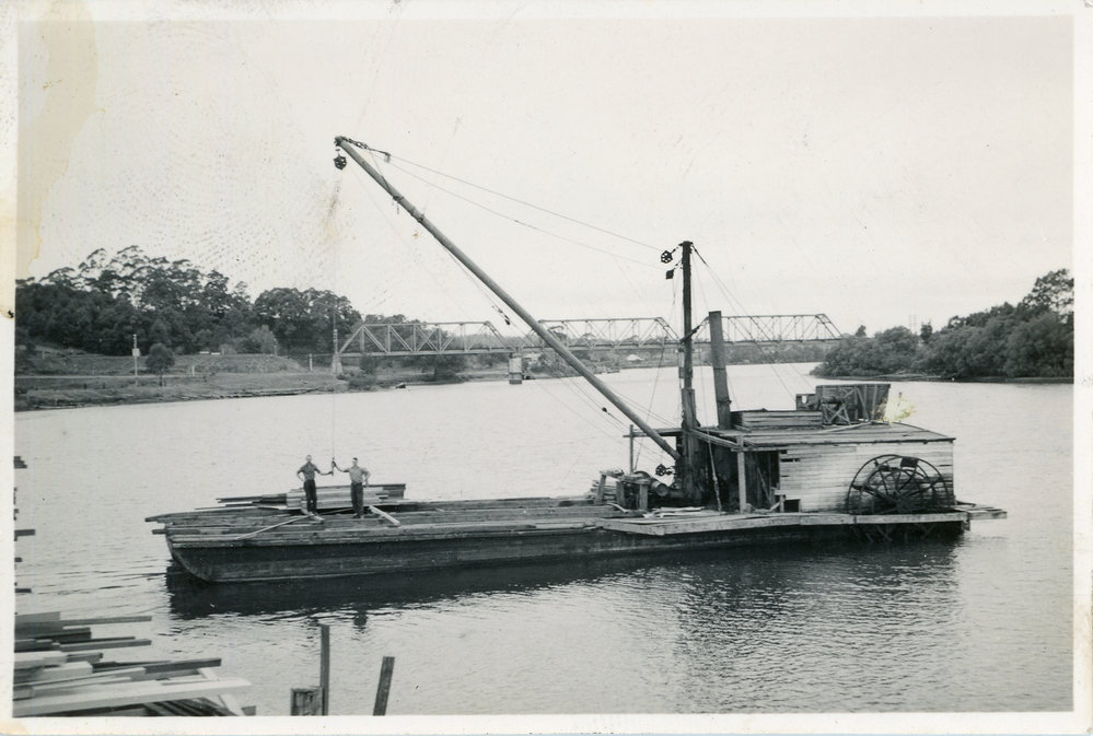 Log punt on the Bellinger River
