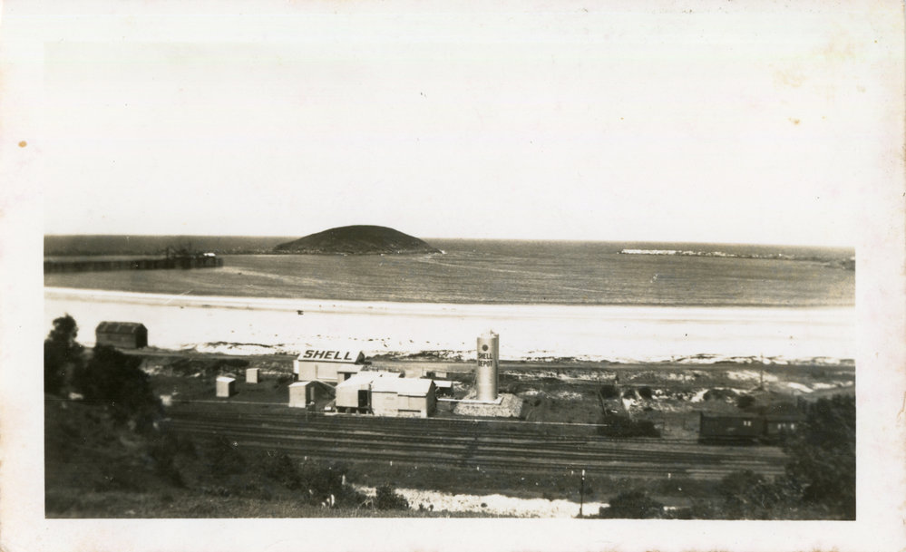 Shell Depot from old Bluff Street at Jetty Beach, c.1930