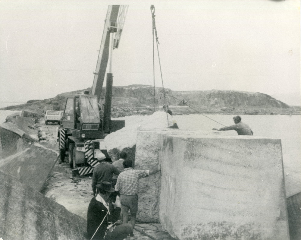New blocks for the breakwall, August 1974