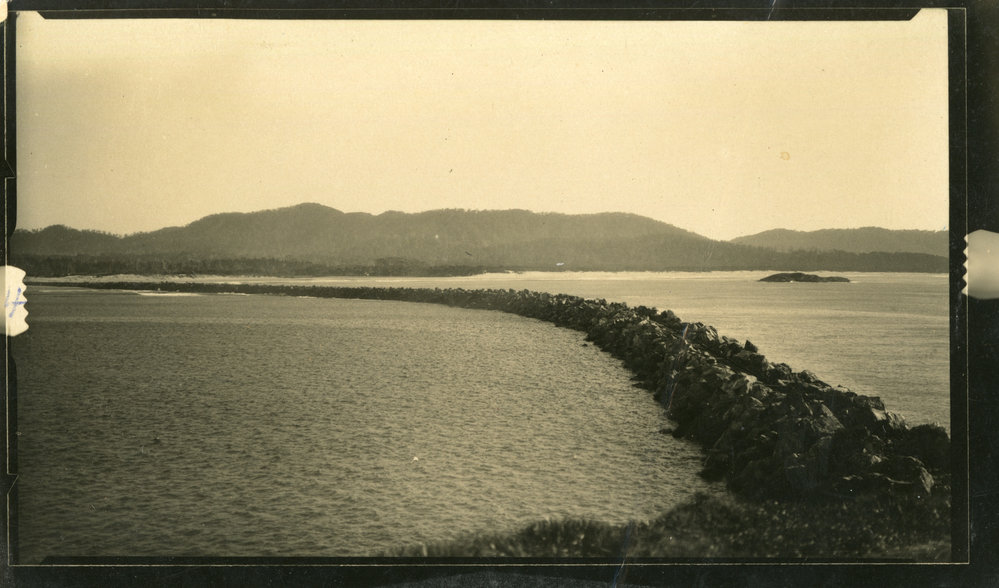 Breakwall and Little Muttonbird Island