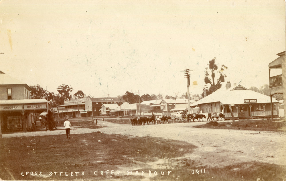 Bullock team at the Post Office corner of High Street and Grafton Street, 1911 