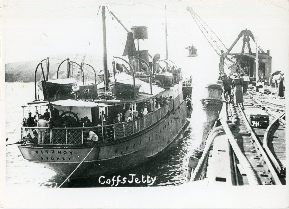 SS Fitzroy transferring passengers with winch and basket at Coffs Jetty, 1912