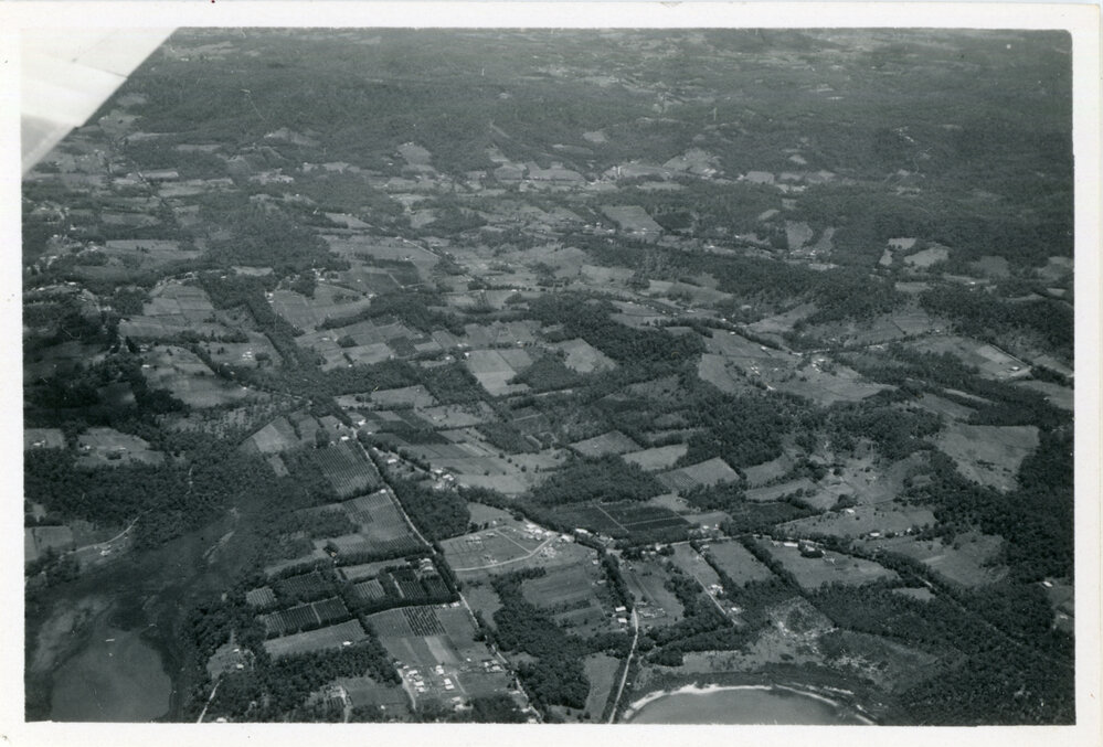 A flight between Coffs Harbour and Sydney, 21 December 1949