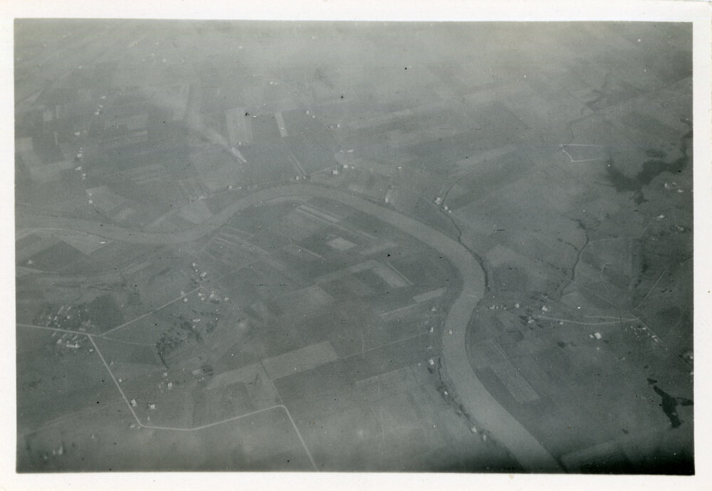 A flight between Coffs Harbour and Sydney, 21 December 1949