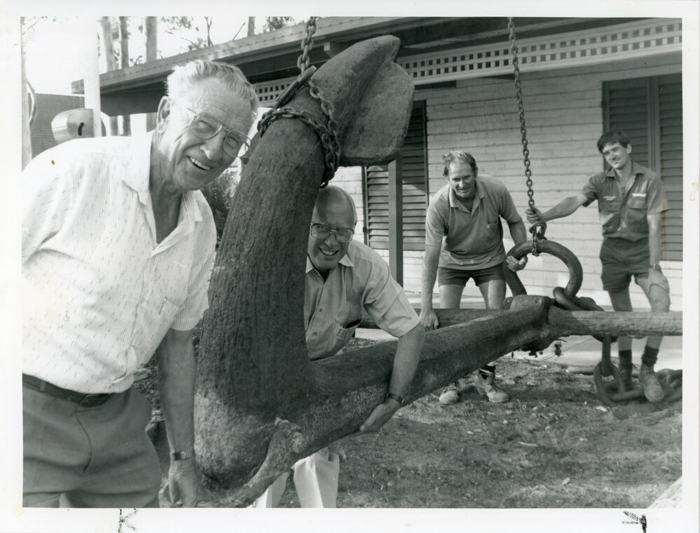 Securing the anchor at the original Regional Museum, 6 October 1994