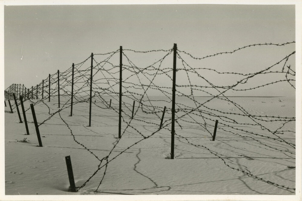 Barbed wire protection on Park Beach, c.1943