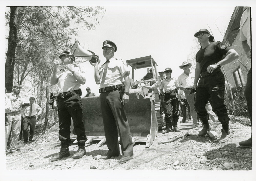 Police try to stop the Look-At-Me-Now outfall protest, November 1991