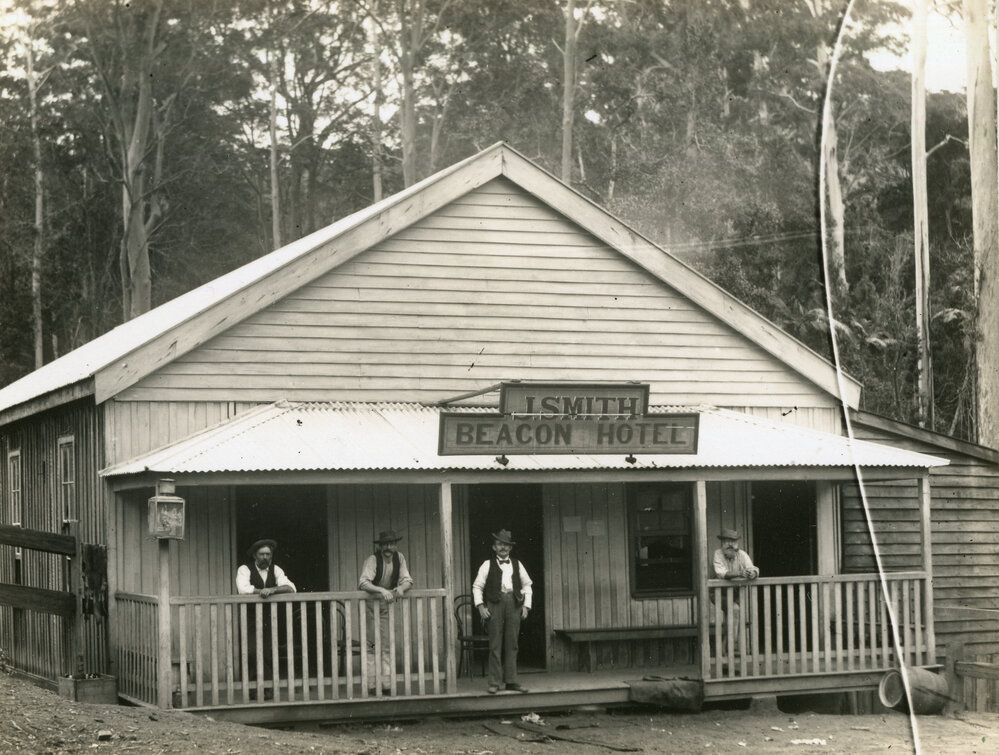 J Smith's Beacon Hotel, 1898