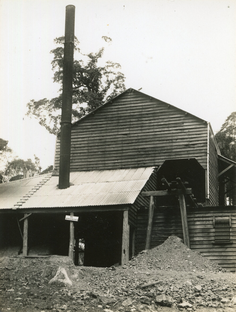 Mining battery at the Bucca Creek gold field, 1898