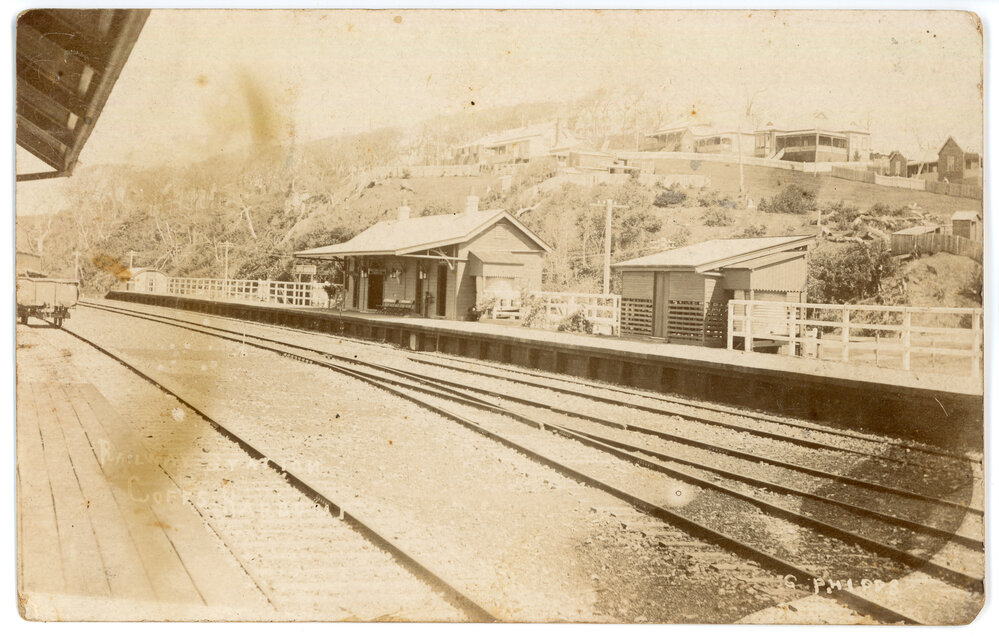 Coffs Harbour railway station with two platforms