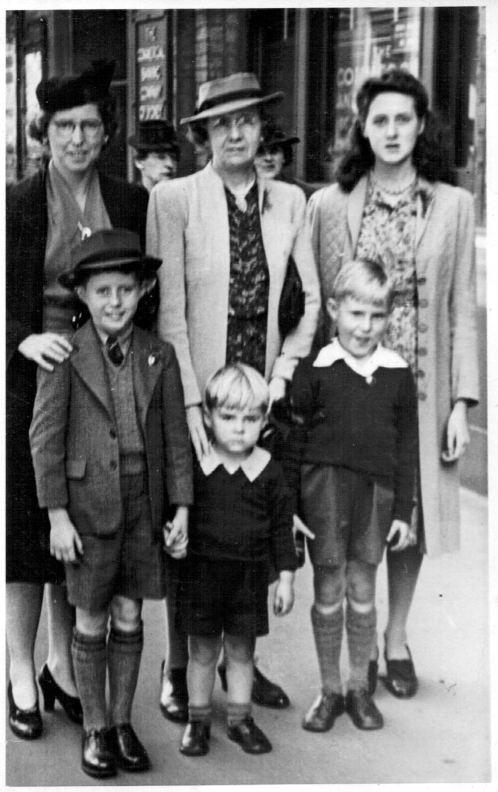 The Nicol family, 1946