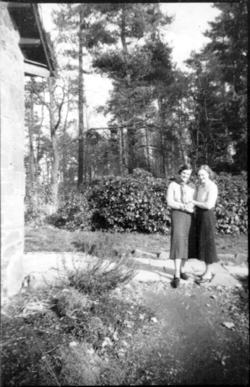 Jess and Elizabeth Nicol, 1940s
