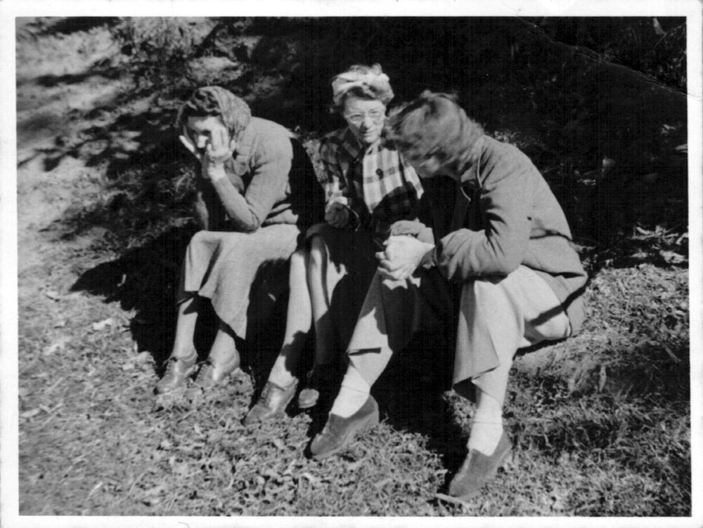 Alice Fowler with Betty Nicol and Shirley Fowler, 1950s