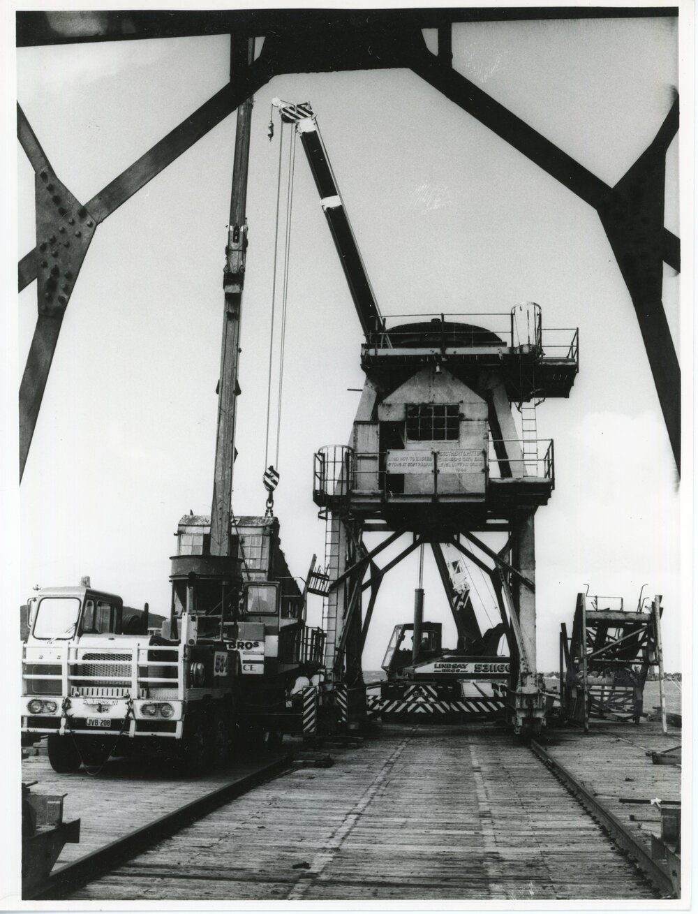 Crane being removed from Coffs Jetty, April 1984 