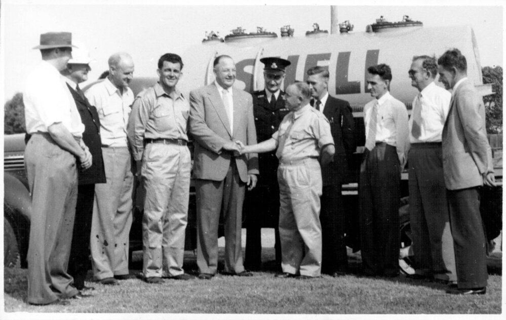 Shell company employees at Coffs Jetty depot, 1950s
