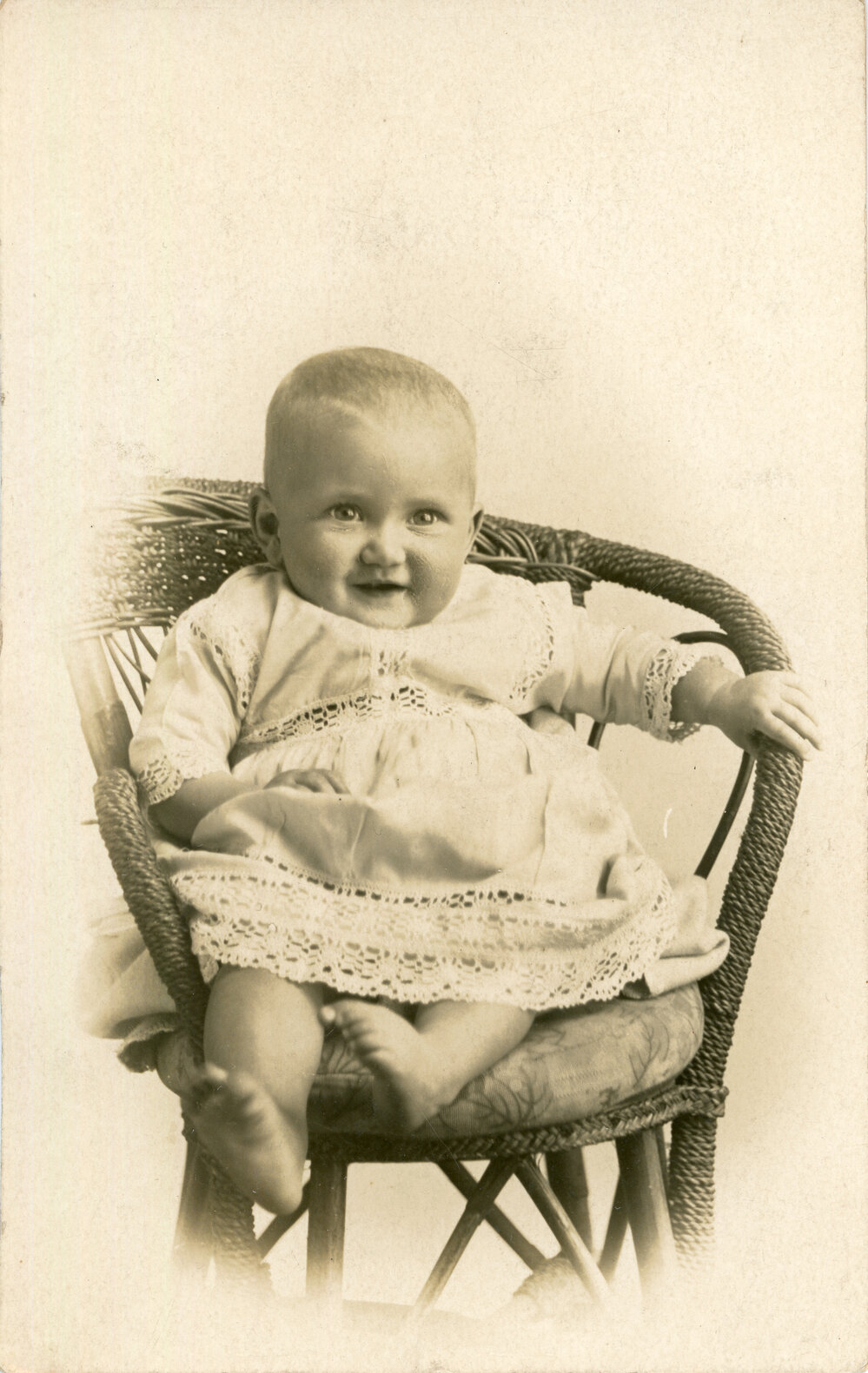 Portrait of Dorothy Black aged eight months, 1918