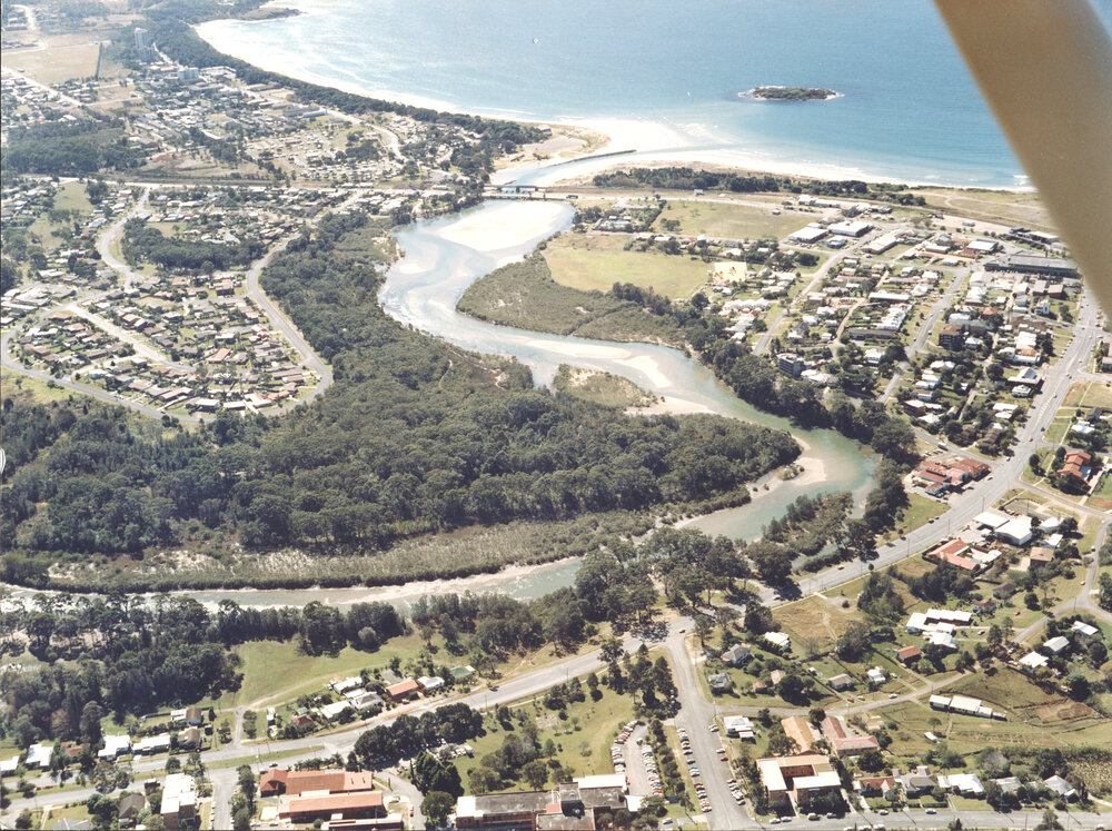 Aerial view of Coffs Creek and Park Beach, August 1990
