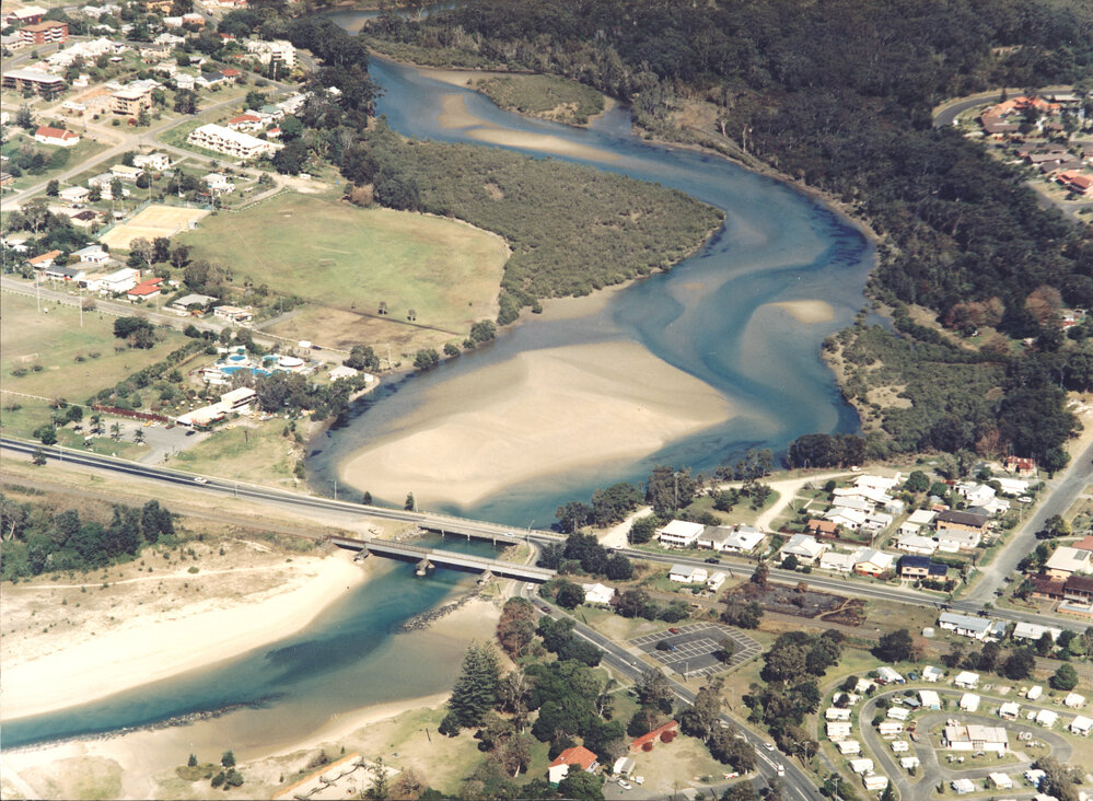 Aerial view of Coffs Creek and the Pet Porpoise Pool, August 1990