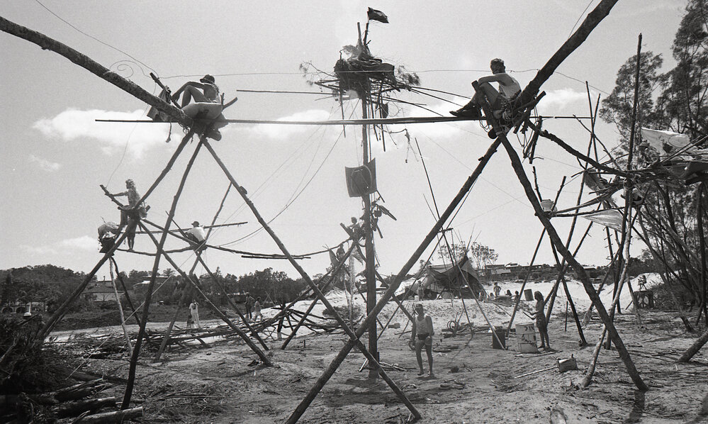 The tripod aerial city in the shape of the Star of David, 25 November 1991