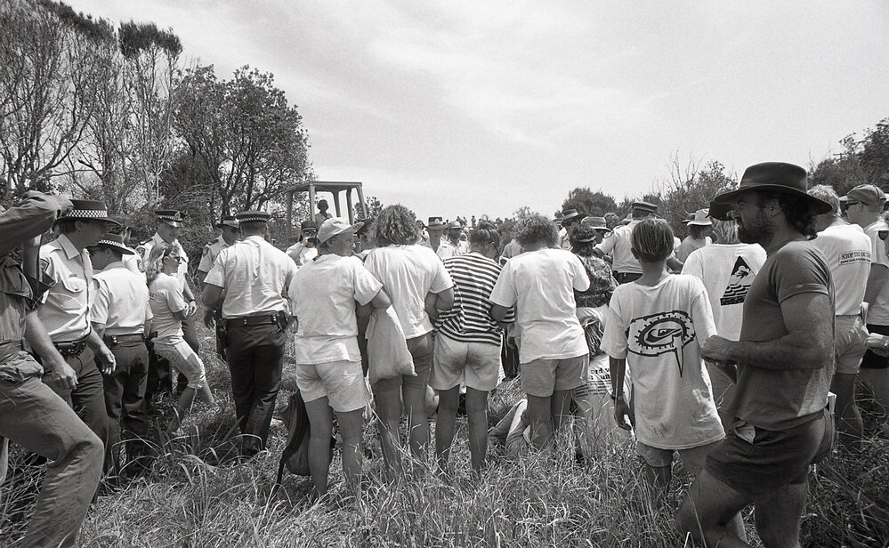 Surrounded by the police, 26 November 1991