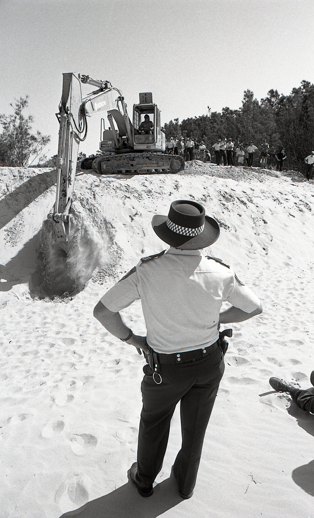 The trench digger starts, 25 November 1991