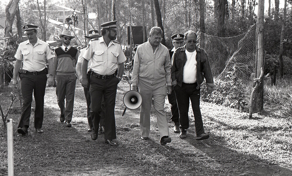 Mayor John Smith and organiser Alph Williams discuss options, late 1991